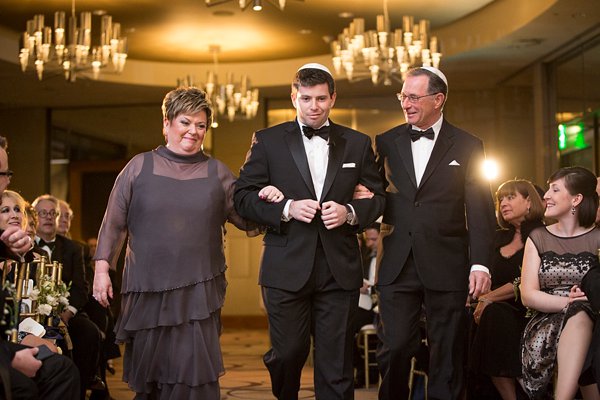 Baltimore Four Seasons Wedding || JFannon Photography || Charm City Wed || www.charmcitywed.com Baltimore Four Seasons Wedding || JFannon Photography || Charm City Wed || www.charmcitywed.com