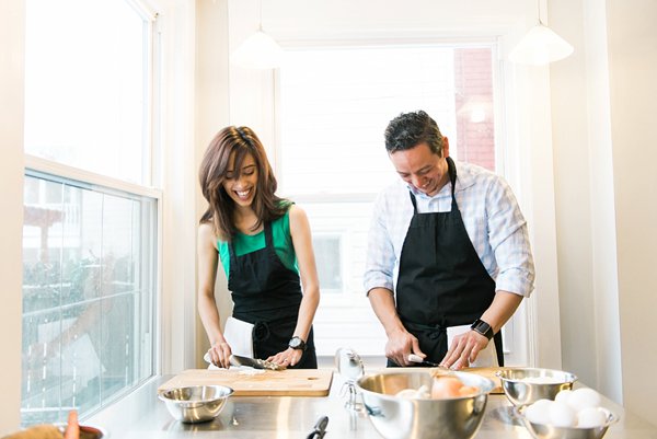 Maryland Cooking Class Engagement Session || Joy Michelle Photography || Charm City Wed || www.charmcitywed.com Maryland Cooking Class Engagement Session || Joy Michelle Photography || Charm City Wed || www.charmcitywed.com