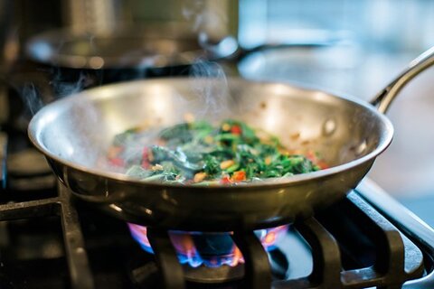 Maryland Cooking Class Engagement Session  ||  Joy Michelle Photography  ||  Charm City Wed  ||  www.charmcitywed.com