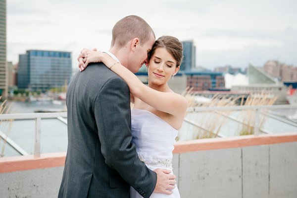 Maryland Science Center Wedding ||  Rachel Smith Photography  ||  Charm City Wed  ||  www.charmcitywed.com