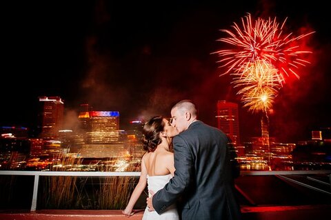 Maryland Science Center Wedding ||  Rachel Smith Photography  ||  Charm City Wed  ||  www.charmcitywed.com