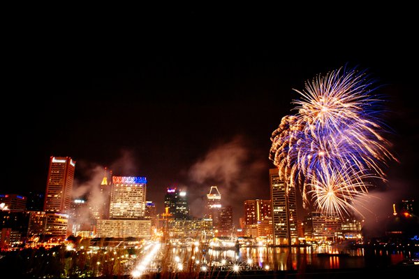 Maryland Science Center Wedding ||  Rachel Smith Photography  ||  Charm City Wed  ||  www.charmcitywed.com