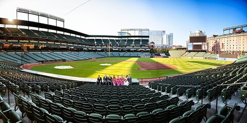 Orioles Themed Wedding  ||  Daniel McGarrity Photography  ||  Charm City Wed  ||  www.charmcitywed.com