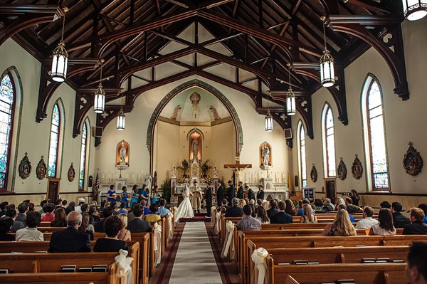 O's themed wedding  ||  Angel Kidwell Photography  ||  Charm City Wed  ||   www.charmcitywed.com