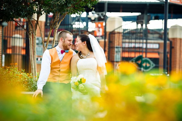 O's themed wedding  ||  Angel Kidwell Photography  ||  Charm City Wed  ||   www.charmcitywed.com