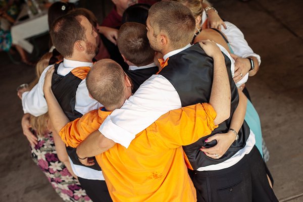 O's themed wedding  ||  Angel Kidwell Photography  ||  Charm City Wed  ||   www.charmcitywed.com