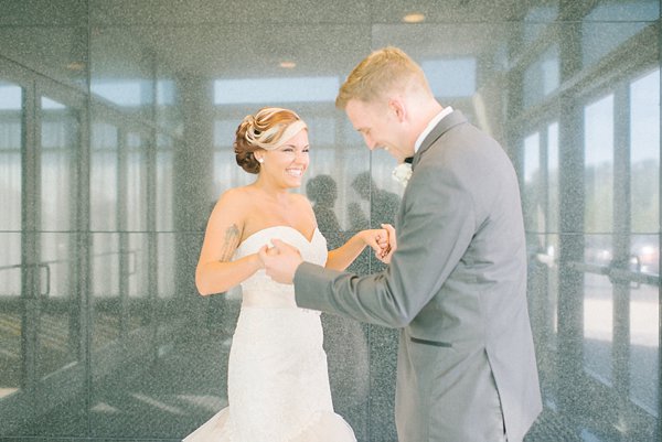 Overhills Mansion Wedding || Liz Fogarty Photography || Charm City Wed || www.charmcitywed.com Overhills Mansion Wedding || Liz Fogarty Photography || Charm City Wed || www.charmcitywed.com