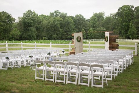 The Barn at Timberlake Farm Wedding Photos  ||  Amanda Adams Photography  ||  Charm City Wed  ||  www.charmcitywed.com