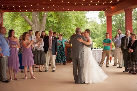 The Barn at Timberlake Farm Wedding Photos  ||  Amanda Adams Photography  ||  Charm City Wed  ||  www.charmcitywed.com
