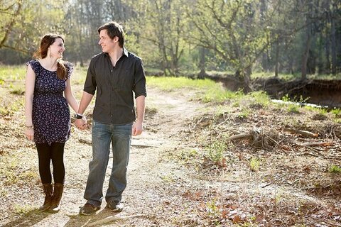 Woodsy Winter Engagement Photos  ||  Rachael Boer Photography  ||  Charm City Wed  ||  www.charmcitywed.com