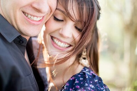 Woodsy Winter Engagement Photos  ||  Rachael Boer Photography  ||  Charm City Wed  ||  www.charmcitywed.com