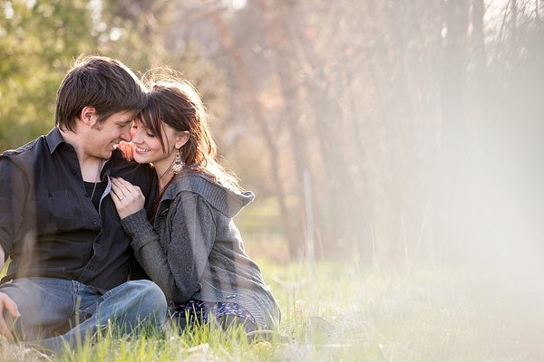 Woodsy Winter Engagement Photos  ||  Rachael Boer Photography  ||  Charm City Wed  ||  www.charmcitywed.com