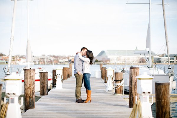Annapolis Engagement Session || Brandilynn Aines Photography || Charm City Wed || www.charmcitywed.com Annapolis Engagement Session || Brandilynn Aines Photography || Charm City Wed || www.charmcitywed.com