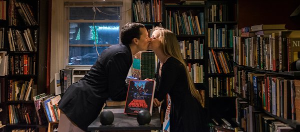 BookStore Engagement Session  ||  Joy Michelle Photography  ||  Charm City Wed  ||   www.charmcitywed.com