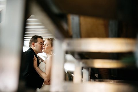 Linganore Winecellars Wedding  ||  Frozen in Time Photography  ||  Charm City Wed  ||  www.charmcitywed.com