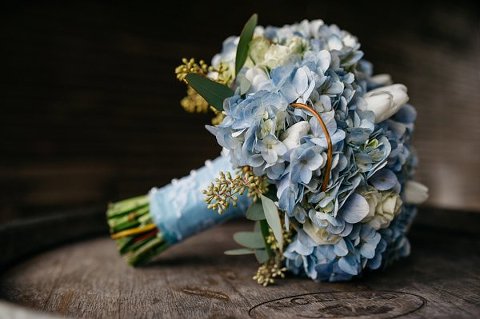 Linganore Winecellars Wedding  ||  Frozen in Time Photography  ||  Charm City Wed  ||  www.charmcitywed.com