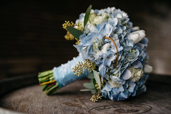 Linganore Winecellars Wedding  ||  Frozen in Time Photography  ||  Charm City Wed  ||  www.charmcitywed.com