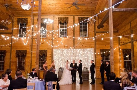 Linganore Winecellars Wedding  ||  Frozen in Time Photography  ||  Charm City Wed  ||  www.charmcitywed.com