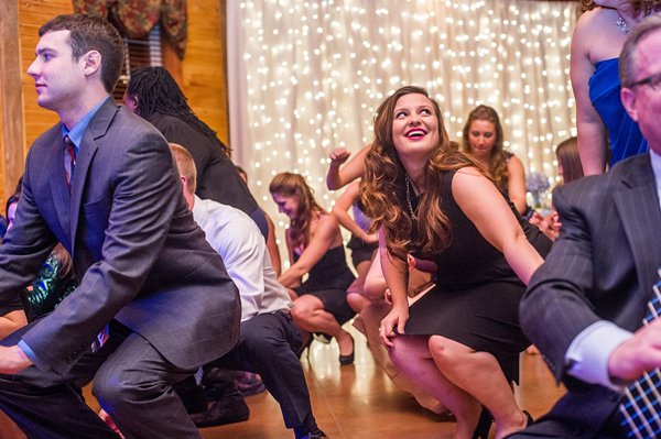 Linganore Winecellars Wedding  ||  Frozen in Time Photography  ||  Charm City Wed  ||  www.charmcitywed.com