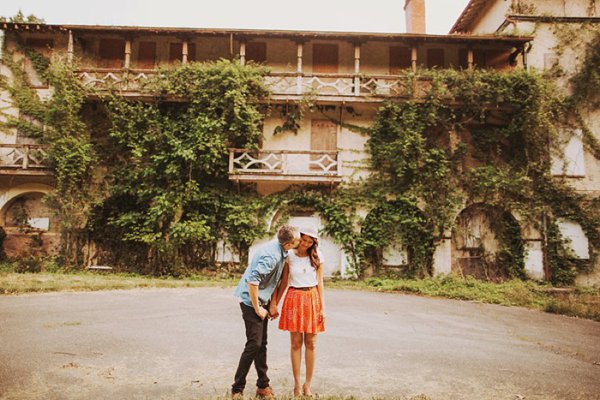 Silver Spring Engagement Session || Nessa K Photography || Charm City Wed || www.charmcitywed.com Silver Spring Engagement Session || Nessa K Photography || Charm City Wed || www.charmcitywed.com