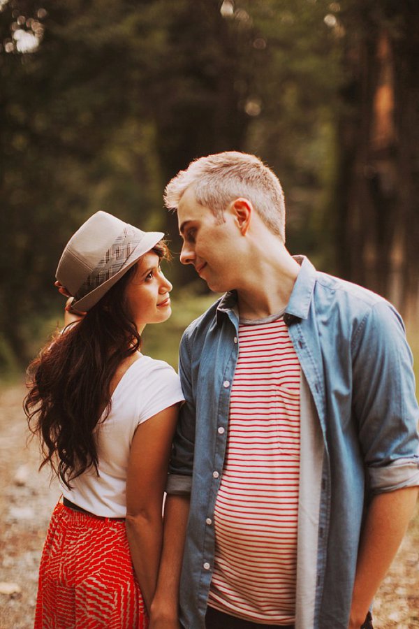 Silver Spring Engagement Session || Nessa K Photography || Charm City Wed || www.charmcitywed.com Silver Spring Engagement Session || Nessa K Photography || Charm City Wed || www.charmcitywed.com