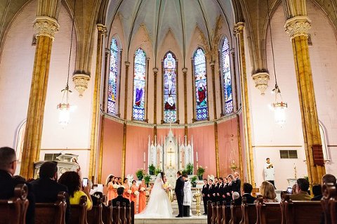 Holy Cross Catholic Church Baltimore Wedding Ceremony  ||  Lauren C Photography  ||  Charm City Wed  ||   www.charmcitywed.com