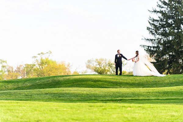 Sparrows Point Country Club Wedding  ||  Lauren C Photography  ||  Charm City Wed  ||   www.charmcitywed.com
