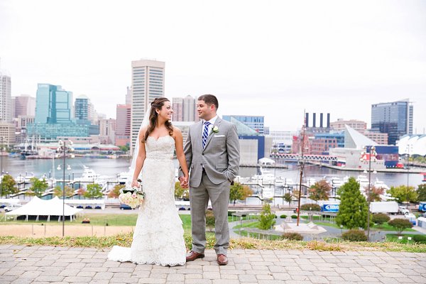 Wedding Pictures on Federal Hill || Dana Cubbage Weddings || Charm City Wed || www.charmcitywed.com Wedding Pictures on Federal Hill || Dana Cubbage Weddings || Charm City Wed || www.charmcitywed.com