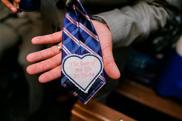 Wedding sign on the back of the groom's tie || Dana Cubbage Weddings || Charm City Wed || www.charmcitywed.com Wedding sign on the back of the groom's tie || Dana Cubbage Weddings || Charm City Wed || www.charmcitywed.com