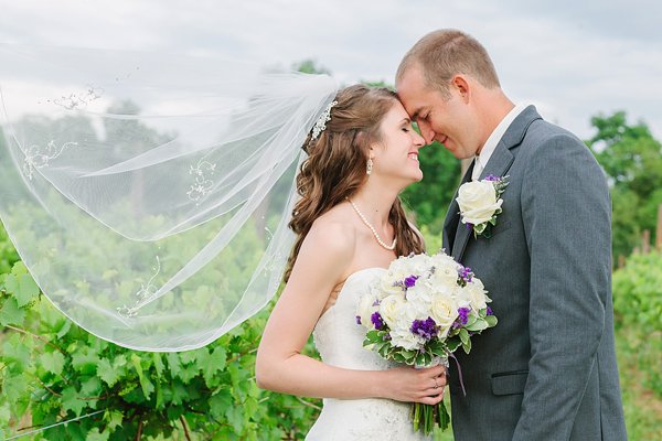 Detour Winery Wedding Photos  ||   Lauren Myers Photography  ||  Charm City Wed  ||  www.charmcitywed.com
