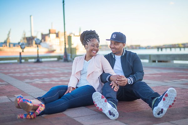 Fells Point Engagement  ||  Meghan Elizabeth Photography   ||  Charm City Wed  ||  www.charmcitywed.com