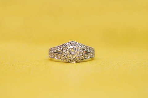 Fells Point Engagement  ||  Meghan Elizabeth Photography   ||  Charm City Wed  ||  www.charmcitywed.com