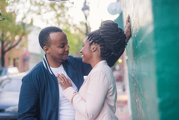 Engagement Photos in Fells Point  ||  Meghan Elizabeth Photography   ||  Charm City Wed  ||  www.charmcitywed.com