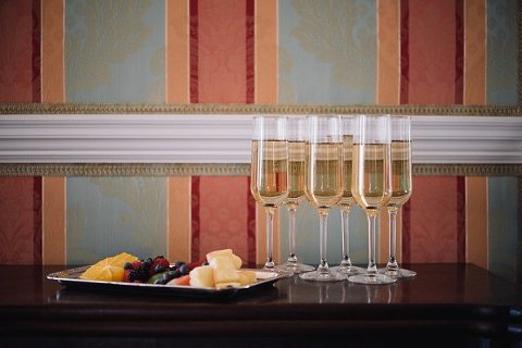 Penderyn of Maryland Styled Wedding Shoot  ||  Claire Duran Weddings & Events  ||  Charm City Wed  ||  www.charmcitywed.com