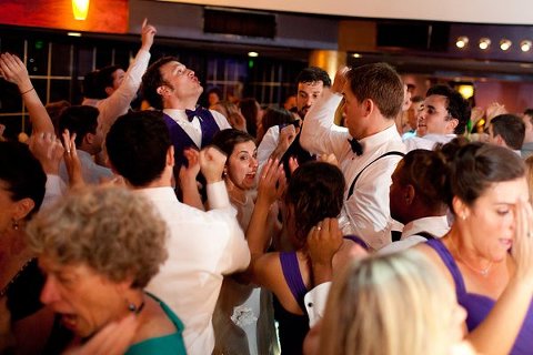 Pier 5 Baltimore Wedding Photos  ||  Liz+Ryan  ||  Charm City Wed  ||  www.charmcitywed.com