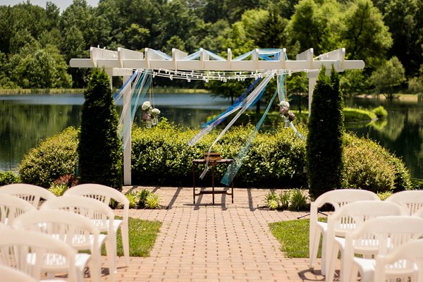 Shade Trees and Evergreens Wedding Photos  ||  Jenna Ebert Photography  ||  Charm City Wed  ||  www.charmcitywed.com