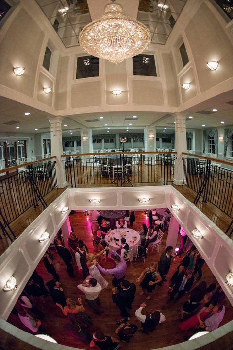 Wedding Reception at Herrington on the Bay || Bradley Images || Charm City Wed || www.charmcitywed.com