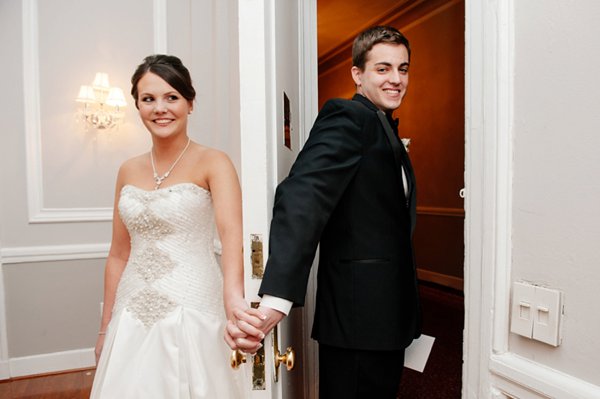 Winter Belvedere Wedding  ||  Rachel Smith Photography  ||   Charm City Wed   ||  www.charmcitywed.com