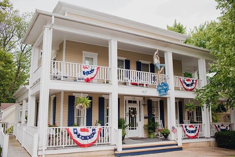 Baltimore July 4th Wedding Inspiration || Kates Lens Photography || Charm City Wed || www.charmcitywed.com