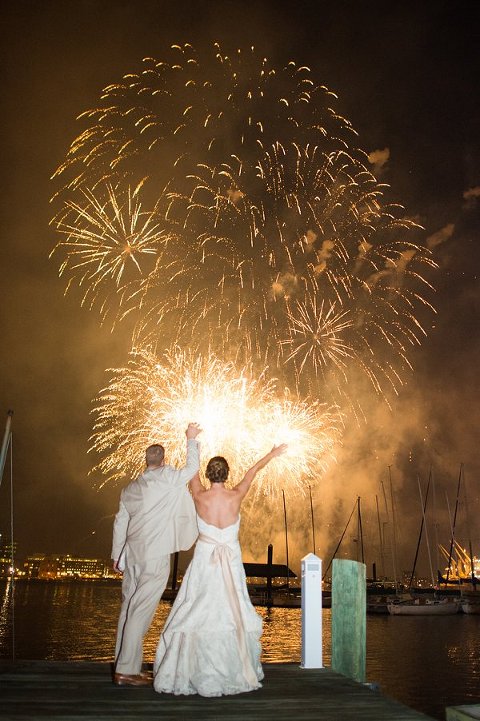 Baltimore 4th of July Fireworks Wedding || tPoz Photography || Charm City Wed || www.charmcitywed.com