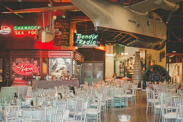 Baltimore Museum of Industry Wedding  ||   Barbara O Photography  ||  Charm City Wed  ||  www.charmcitywed.com