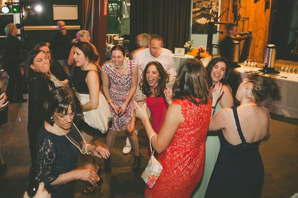 Baltimore Museum of Industry Wedding  ||   Barbara O Photography  ||  Charm City Wed  ||  www.charmcitywed.com