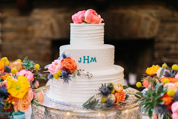 Sugarbakers Wedding Cake || Meghan Boyer Photography || Charm City Wed || www.charmcitywed.com