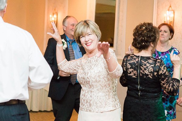 Eagles Nest Country Club Wedding  ||  Alysia and Jayson Photography  ||  Charm City Wed  ||  www.charmcitywed.com