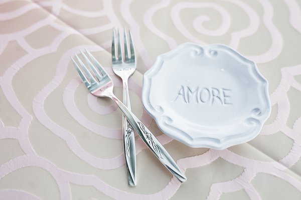 Vintage Country Chic Styled Shoot  ||  Ivori Nicole Events  ||  Natarsha Wright Photography  ||  Charm City Wed  ||  www.charmcitywed.com