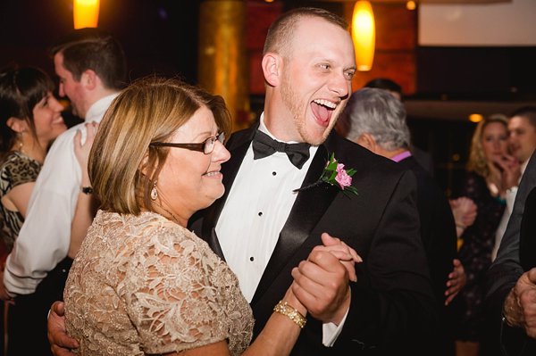 Pier V Hotel Wedding  ||  Beth T Photography   ||  Charm City Wed  ||  www.charmcitywed.com