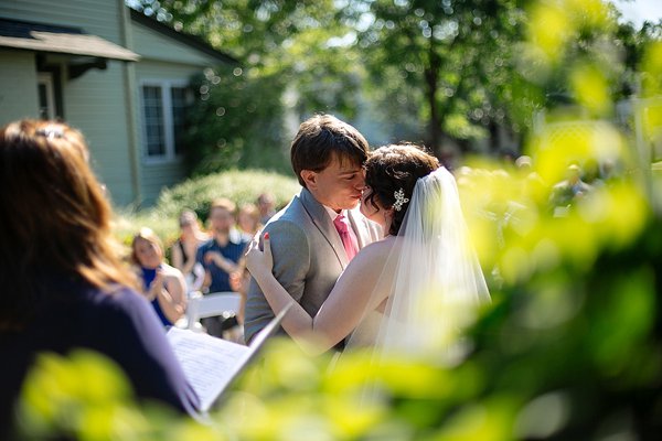 Vandiver Inn Wedding Ceremony  ||   Angel Kidwell Photography  ||  Charm City Wed  ||  www.charmcitywed.com