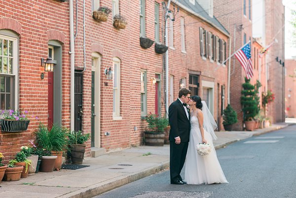 Waterfront Kitchen Wedding || Joy Michelle Photography || Charm City Wed || www.charmcitywed.com