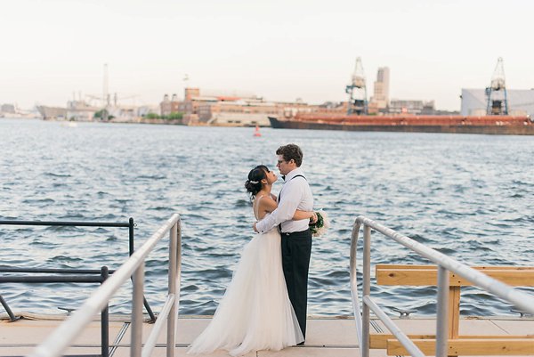 Waterfront Kitchen Wedding || Joy Michelle Photography || Charm City Wed || www.charmcitywed.com