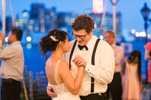 Waterfront Kitchen Wedding || Joy Michelle Photography || Charm City Wed || www.charmcitywed.com